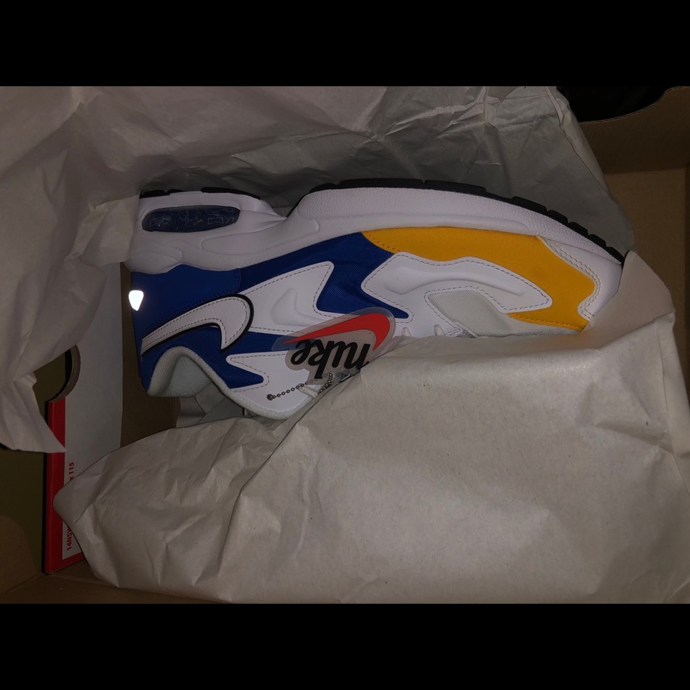 3 pairs of air max 2’s